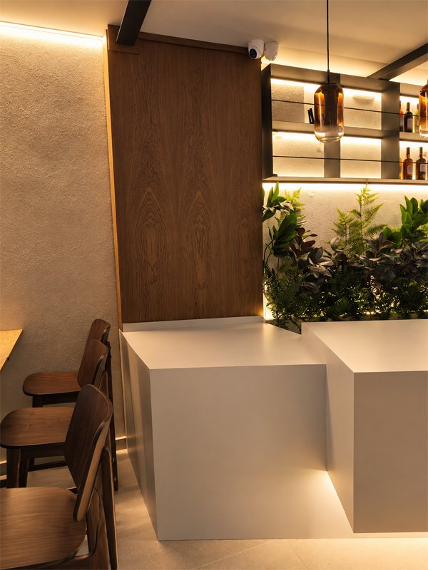OLLAN Coctail Bar - Bistro